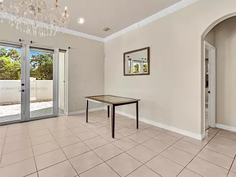 Dining - 17951 NW 87th Ct, Hialeah, FL 33018 photo 2 of 4