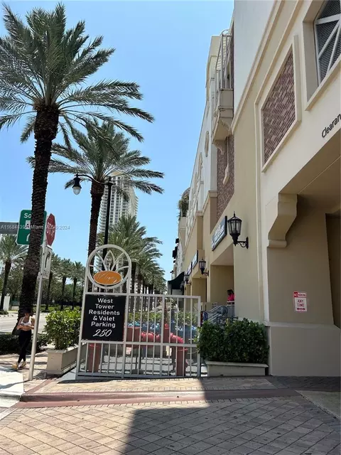 250 Sunny Isles Blvd #TH-307, Sunny Isles Beach, FL 33160