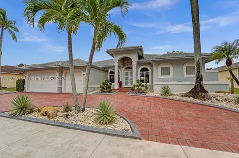 372 Mallard Dr, Weston, FL 33327