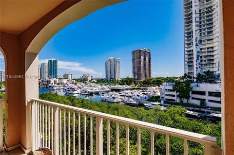 19601 E Country Club Dr #7608, Aventura, FL 33180