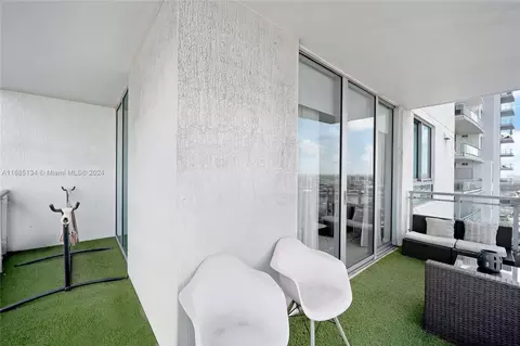 90 SW 3rd St #2205, Miami, FL 33130