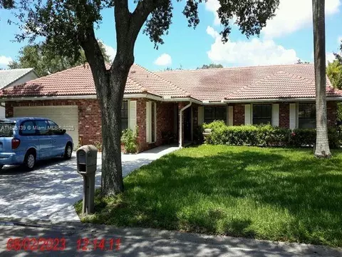 4744 NW 99th Ter, Coral Springs, FL 33076