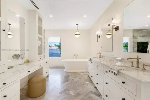 Bath - 7185 E Lago Dr, Coral Gables, FL 33143 photo 2 of 2