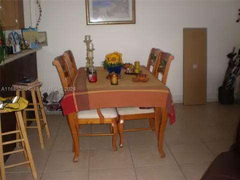 5991 Washington St #228, Hollywood, FL 33023