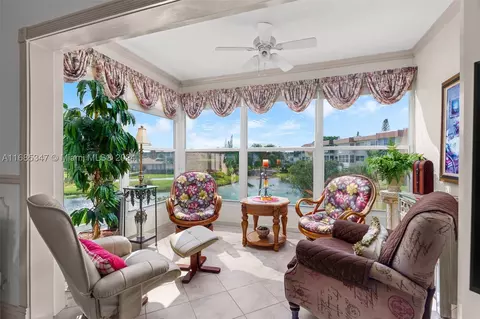 4706 NW 36th St #512, Lauderdale Lakes, FL 33319