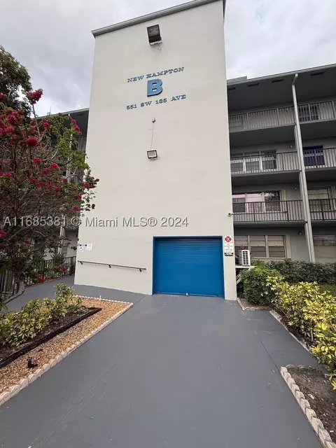 551 SW 135th Ave #206B, Pembroke Pines, FL 33027