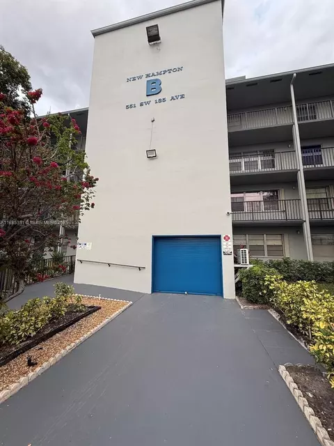 551 SW 135th Ave #206B, Pembroke Pines, FL 33027