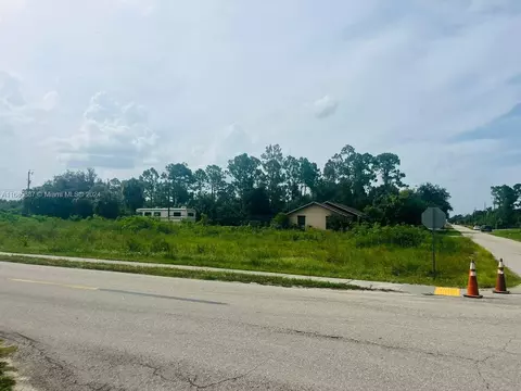 601 Lake Ave, Lehigh Acres, FL 33972