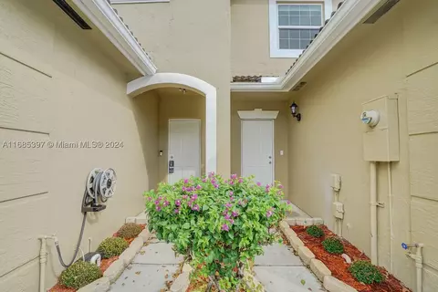359 SW 122nd Ave #359, Pembroke Pines, FL 33025