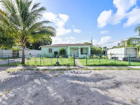 710 E 39th St, Hialeah, FL 33013 photo 1
