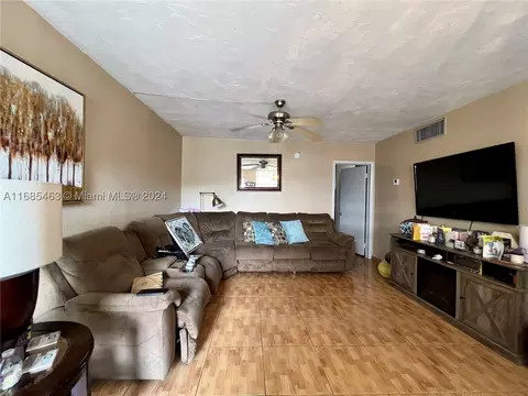 1515 NE 125th Ter #312, North Miami, FL 33161