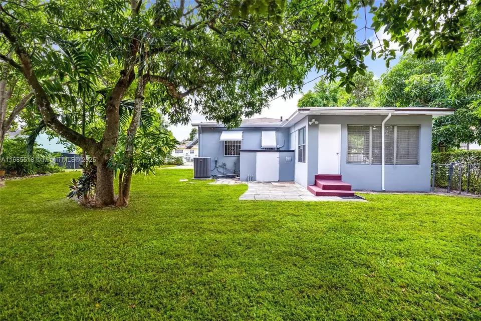 Exterior - 51 NW 118th St, Miami, FL 33168 photo 4 of 10