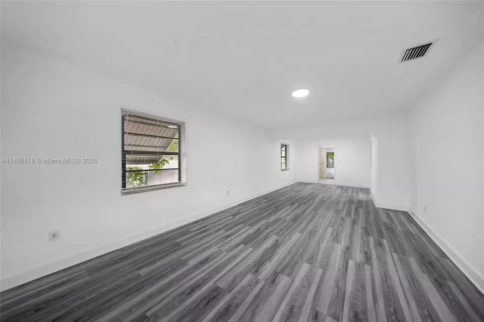 Living - 51 NW 118th St, Miami, FL 33168 photo 3 of 5