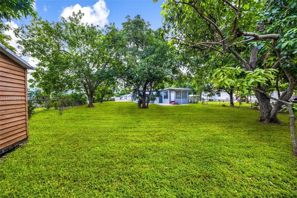 Exterior - 51 NW 118th St, Miami, FL 33168 photo 9 of 10