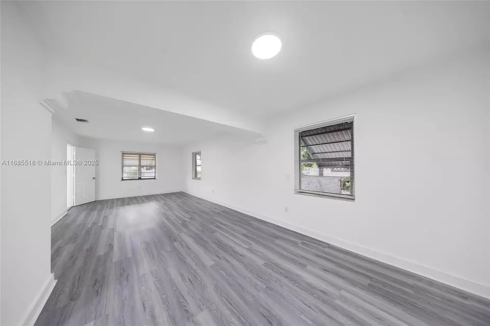 Living - 51 NW 118th St, Miami, FL 33168 photo 4 of 5