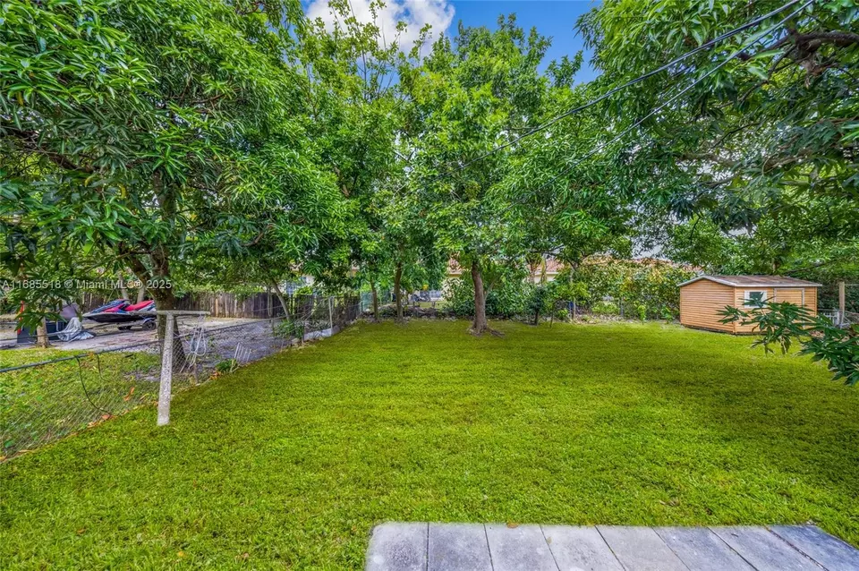 Exterior - 51 NW 118th St, Miami, FL 33168 photo 6 of 10