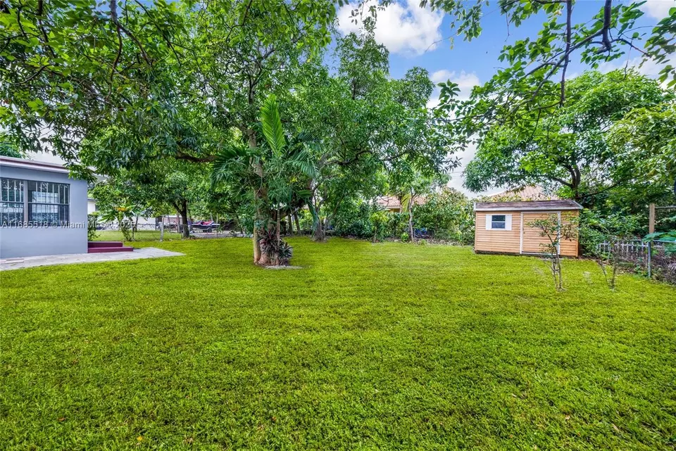Exterior - 51 NW 118th St, Miami, FL 33168 photo 8 of 10