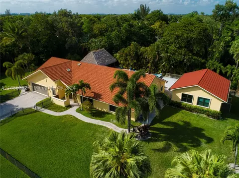 12351 NW 2nd St, Plantation, FL 33325