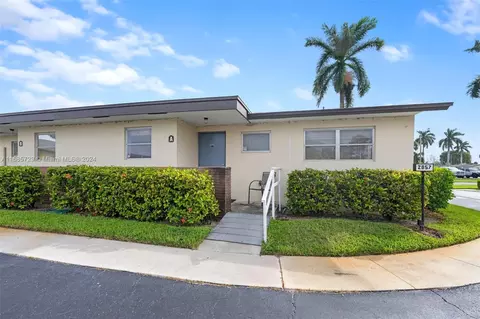 2857 W Ashley Dr W #A, West Palm Beach, FL 33415