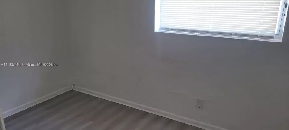 Bedroom - 2632 NW 18th Ter, Oakland Park, FL 33311 photo 3 of 5