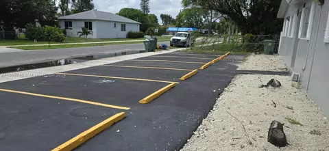 Exterior - 2632 NW 18th Ter, Oakland Park, FL 33311 photo 1 of 12