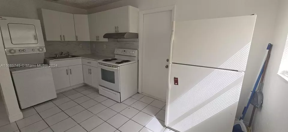 Other - 2632 NW 18th Ter, Oakland Park, FL 33311 photo 9 of 48