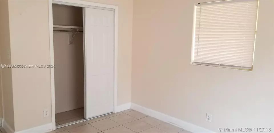 Bedroom - 2632 NW 18th Ter, Oakland Park, FL 33311 photo 4 of 5