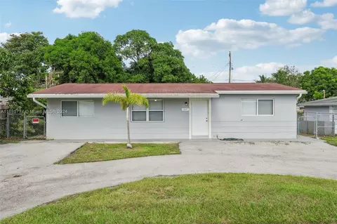 5637 S 37th Ct, Greenacres, FL 33463