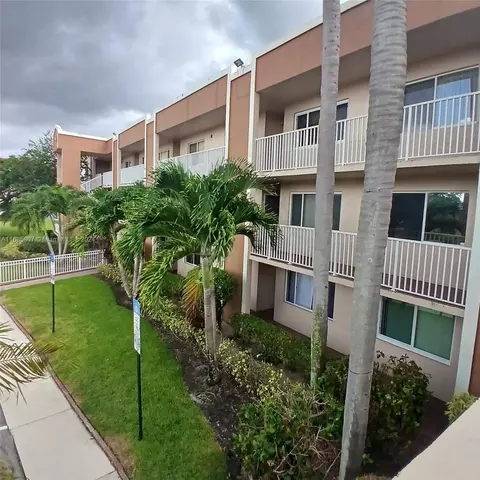 7136 S Devon Dr #207, Tamarac, FL 33321