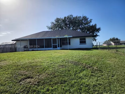 6717 Heavitree Dr, Sebring, FL 33876