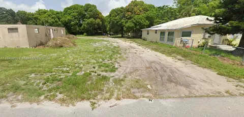 517 N 14 517 N 14, Fort Pierce, FL 34950