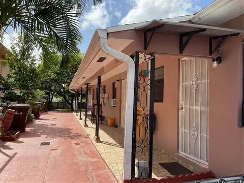 674 W 29th St, Hialeah, FL 33012