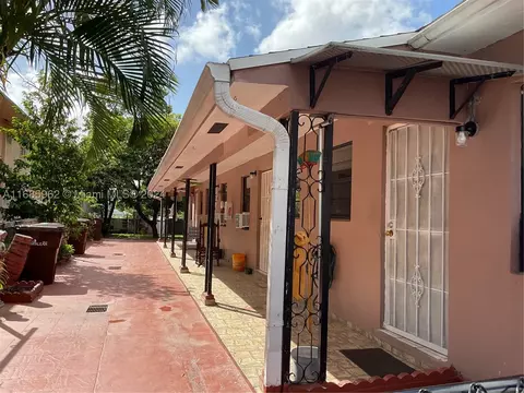 674 W 29th St, Hialeah, FL 33012