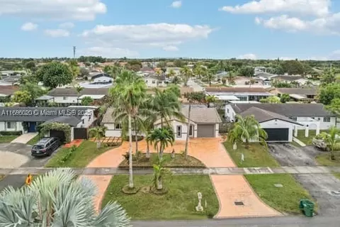 9020 SW 200th St, Cutler Bay, FL 33157