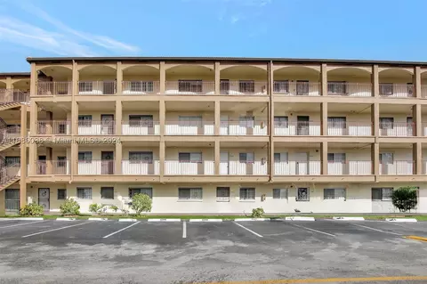 8851 NW 119th St #4205, Hialeah Gardens, FL 33018