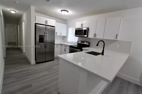 2290 NW 51st Ter, Miami, FL 33142