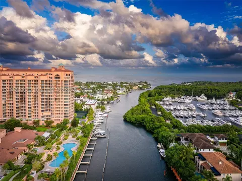 10 Edgewater Dr #8C, Coral Gables, FL 33133