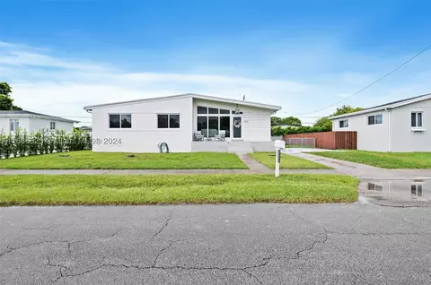 8270 SW 28th St, Miami, FL 33155