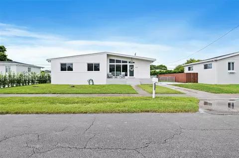 8270 SW 28th St, Miami, FL 33155