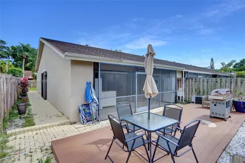 5045 E Lakes Dr, Pompano Beach, FL 33064 photo 19
