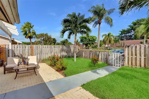 5045 E Lakes Dr, Pompano Beach, FL 33064 photo 21