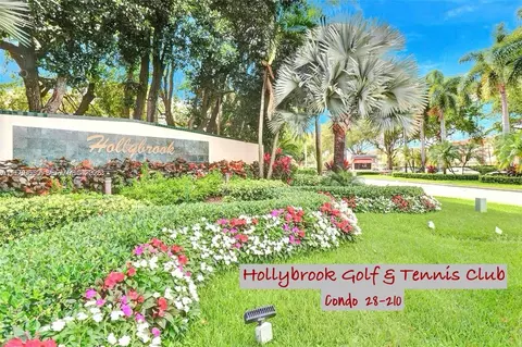 671 S Hollybrook Dr #210, Pembroke Pines, FL 33025