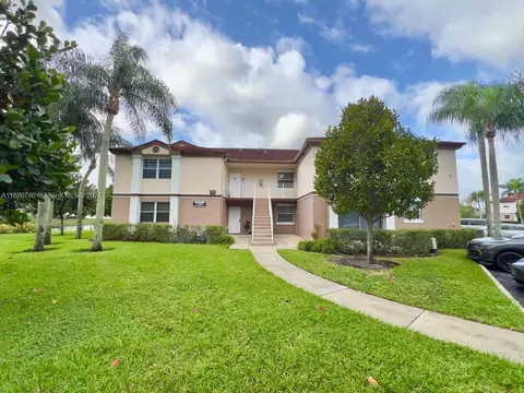 11200 SW 13th St #102, Pembroke Pines, FL 33025