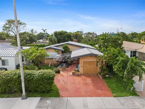 Undisclosed, Surfside, FL 33154 photo 8