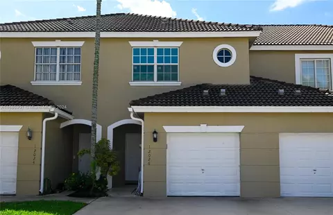 12026 SW 5th Ct, Pembroke Pines, FL 33025