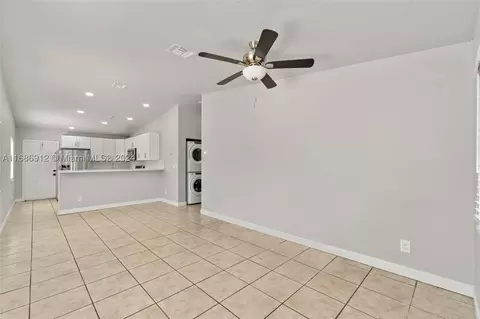 6138 Grant St #1-2, Hollywood, FL 33024