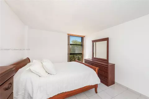 2501 Brickell Ave #409, Miami, FL 33129 photo 10