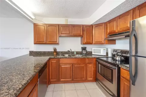 2501 Brickell Ave #409, Miami, FL 33129 photo 6