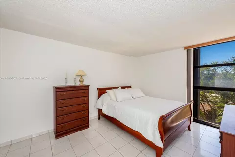 2501 Brickell Ave #409, Miami, FL 33129 photo 11