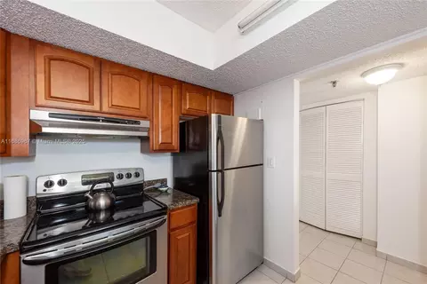 2501 Brickell Ave #409, Miami, FL 33129 photo 8